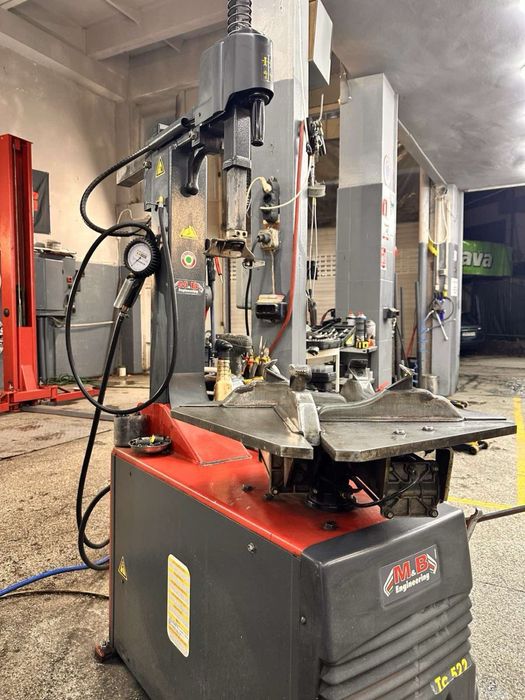 Демонтаж машина за гуми M&B ITALY