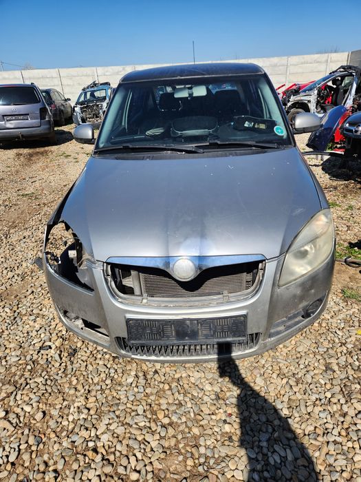 Vand piese Skoda Fabia an 2008  benzina 1.2