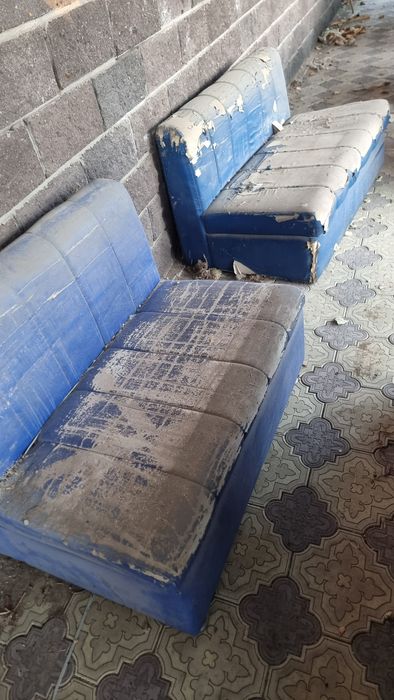 Отдам даром диваны