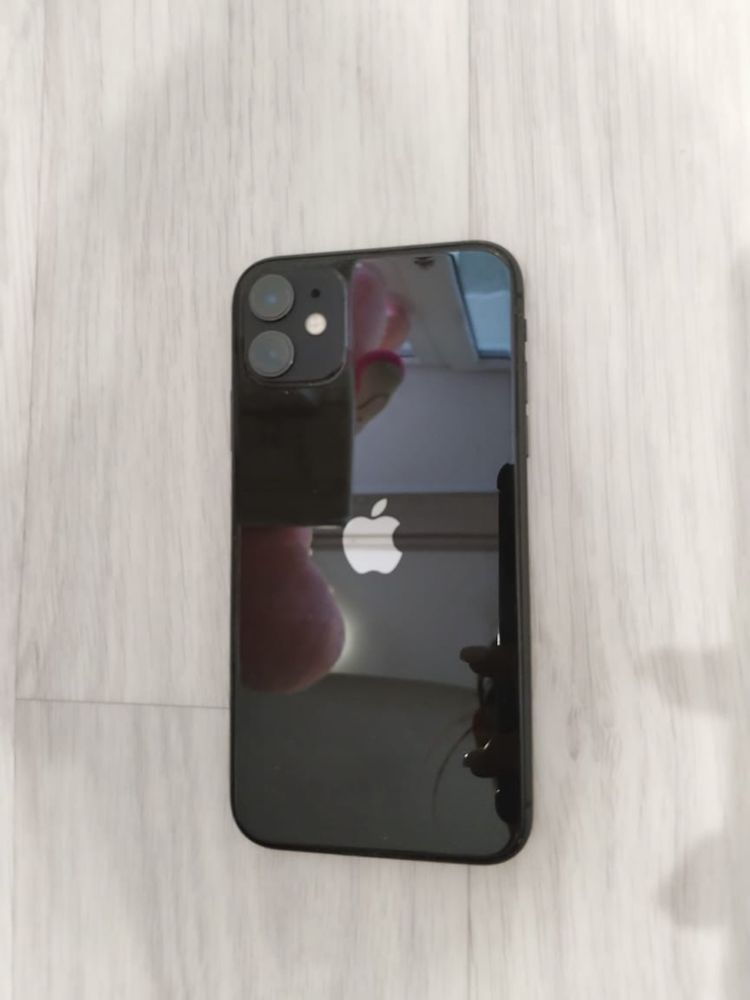 Продаю iPhone 11