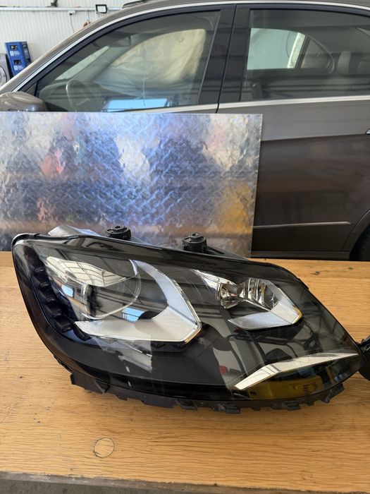 Far Xenon Dreapta ,Stânga  VW Sharan 7N  7N1941033B