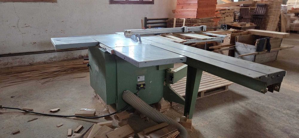 Circular cu masa mobila, reglabila pe lungime, latime si inclinare