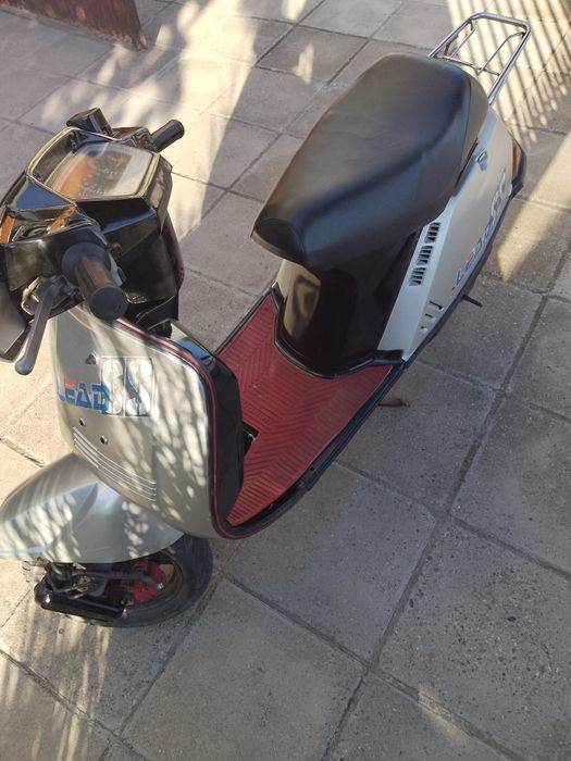 Скутер Honda LEAD 50