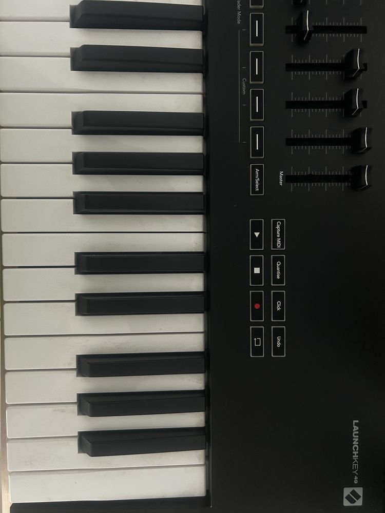 MIDI pretabil pentru studio sau live