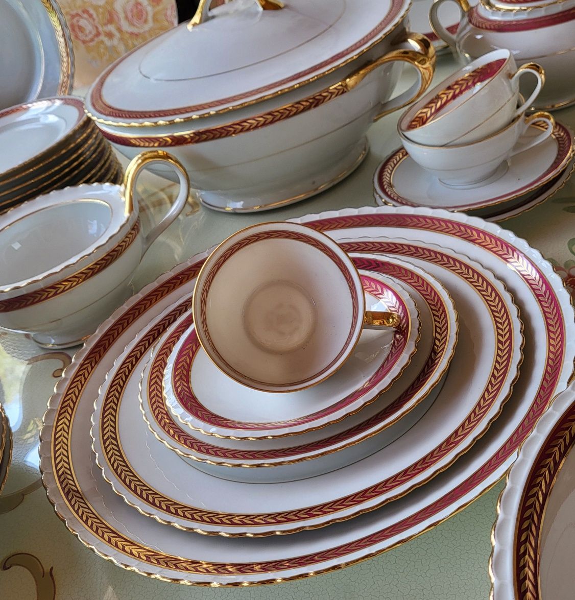 Френски сервиз за хранене и кафе LIMOGES
