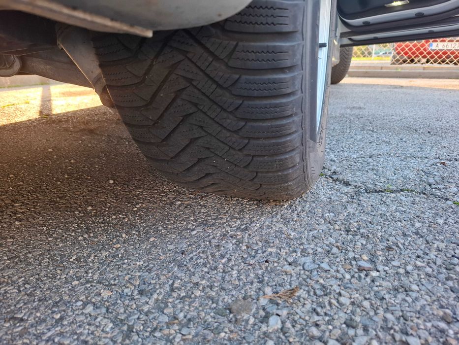 Продавам джанти с нови зимни гуми 225/55/16 за БМВ Е39