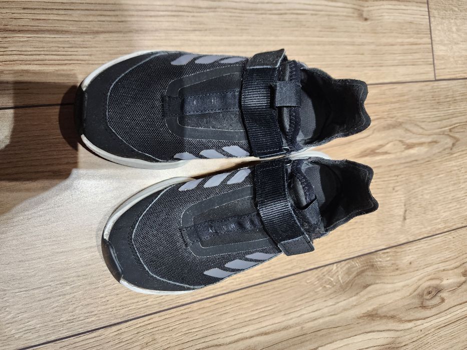 Продам оригинальные Adidas на мальчика