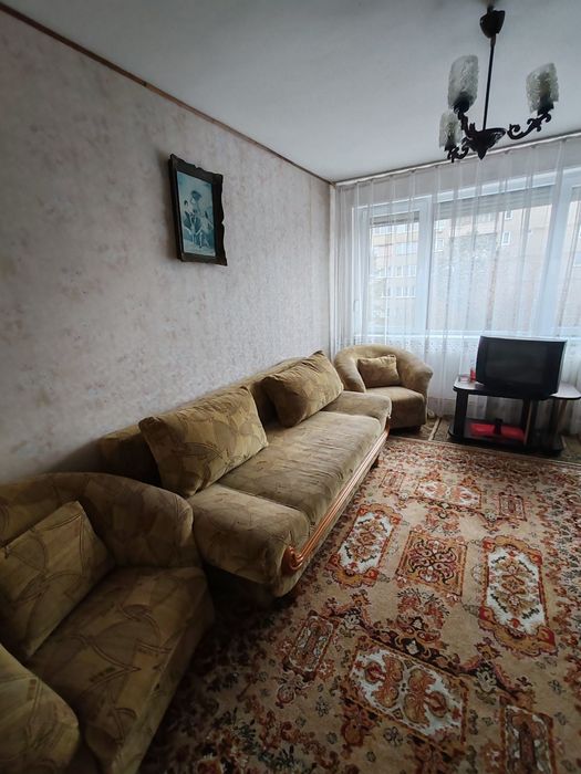 Inchiriez apartament 3 camere decomandat