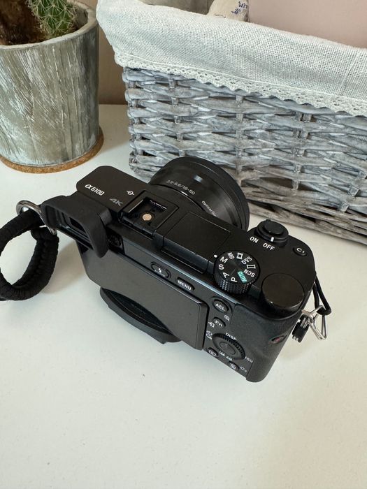 Sony a6100 + 3 обектива (всичко е в гаранция)