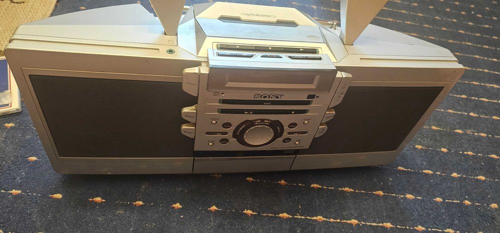 combina sony  cd radio casette sony zs d55