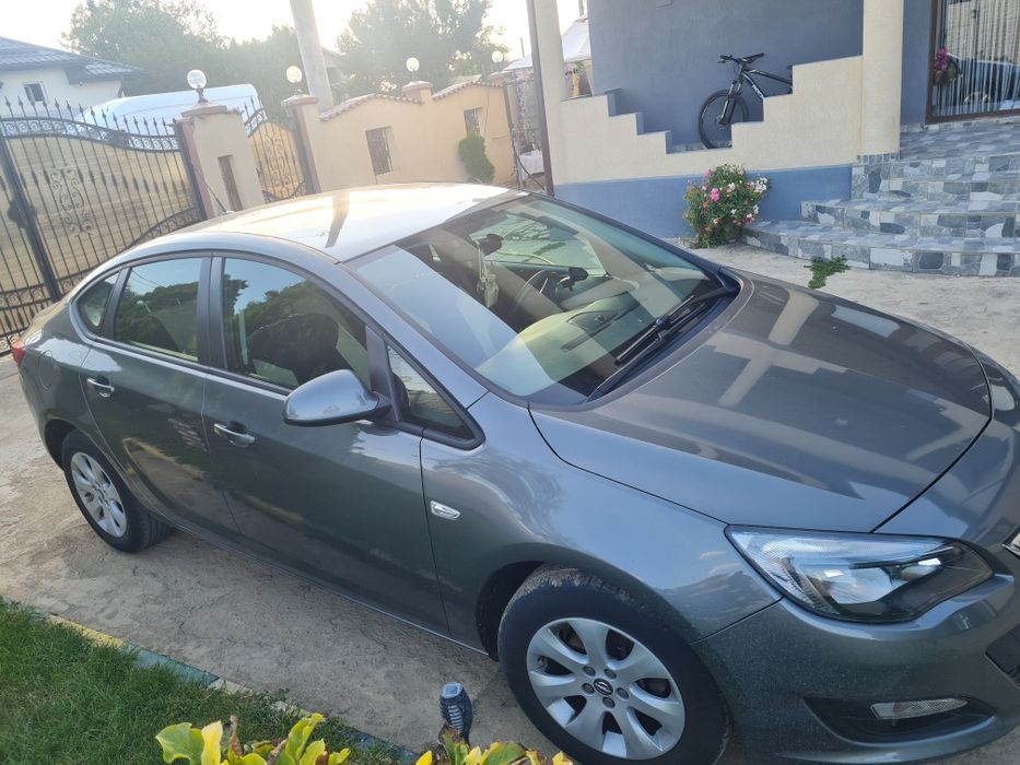 Opel Astra sedan  j 2019.