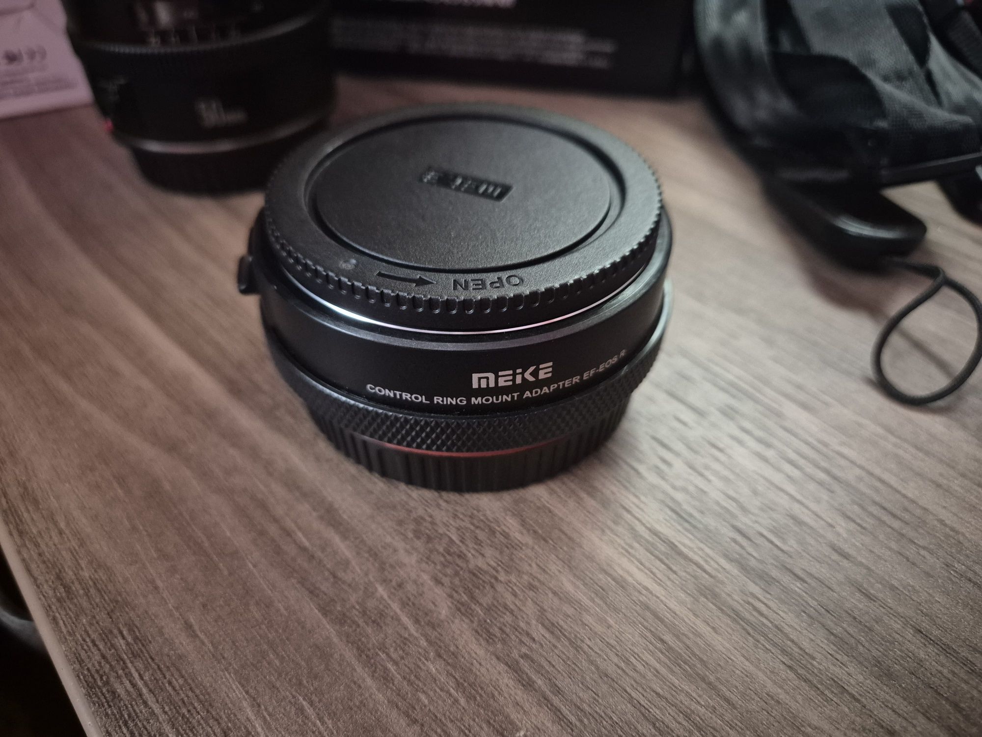 Canon mirrorless kit cu Obiectiv 18-45mm