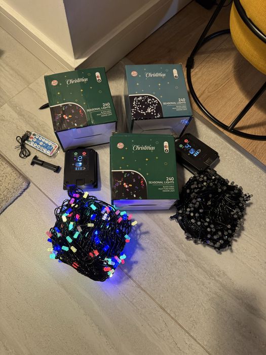 Instalatie de pom cu 240 beculete