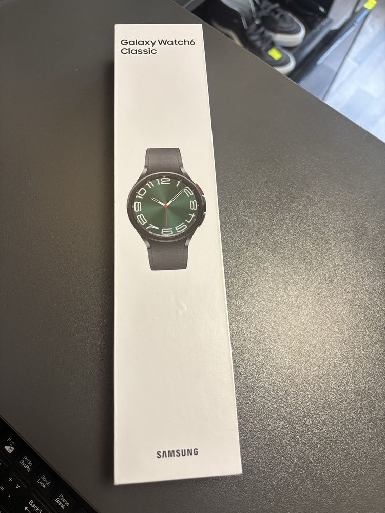 Чисто нов с гаранция часавникSamsung watch 6 classic