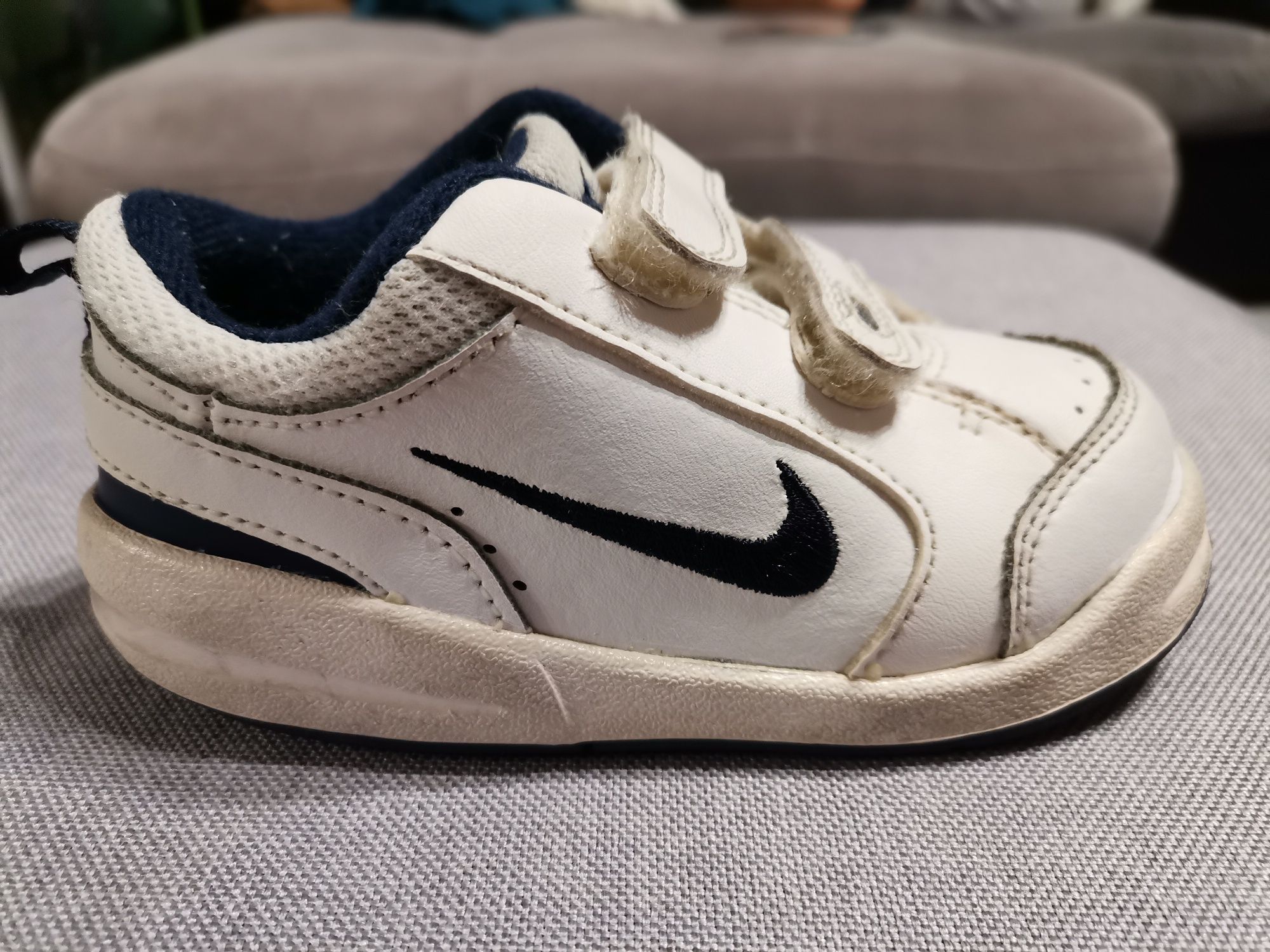 Vând pantofi sport Nike, băieți, mărimea 23,5