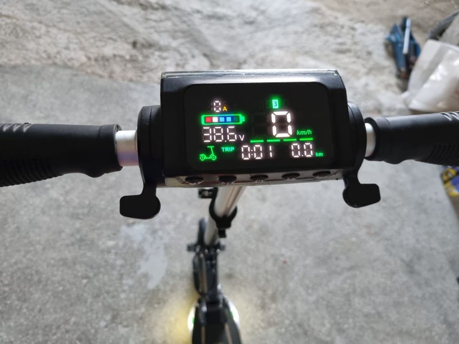 Trotinete electrice  25 - 45 km /h baterii,incărcătoare originale