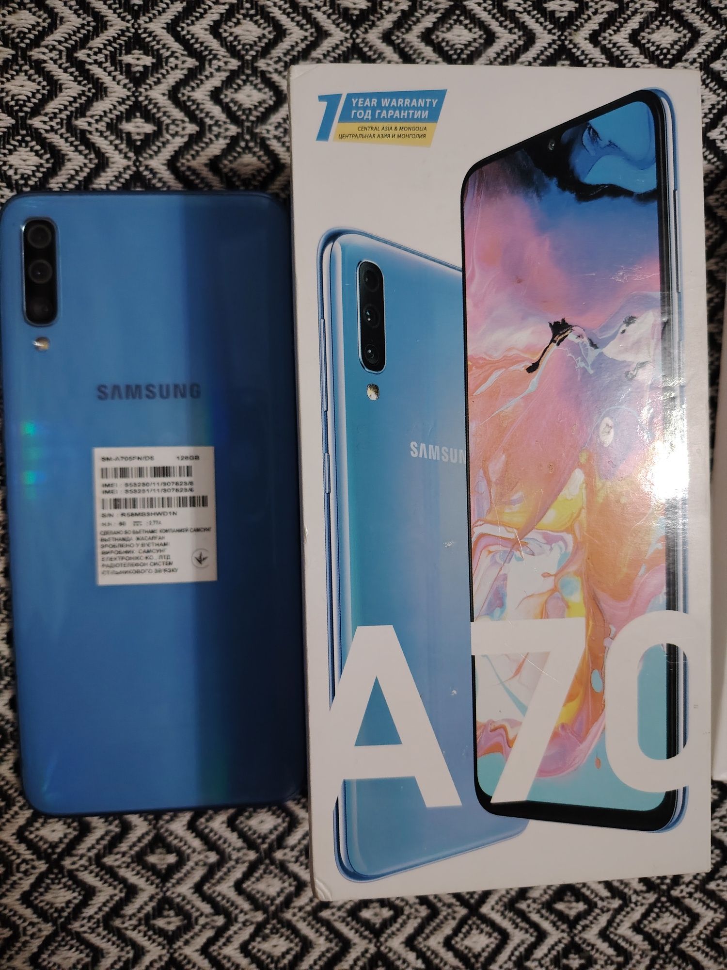 Samsung A70. Karobka dakument. Usta kórmagan. Narxi kelishiladi.