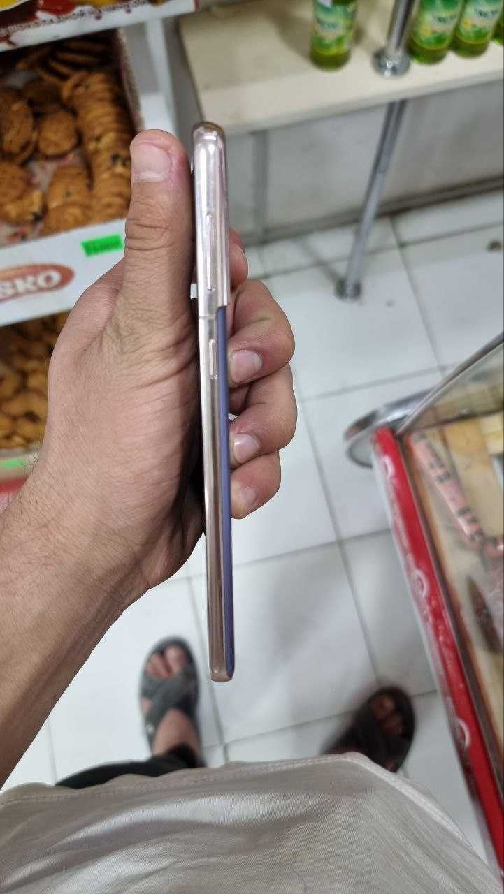 S21 plus 8/256 holati juda zor