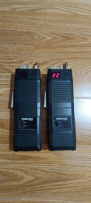 Vand set statii radio CB de colectie.