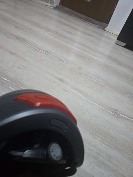 Vând cască pentru bicicletă inteligentă