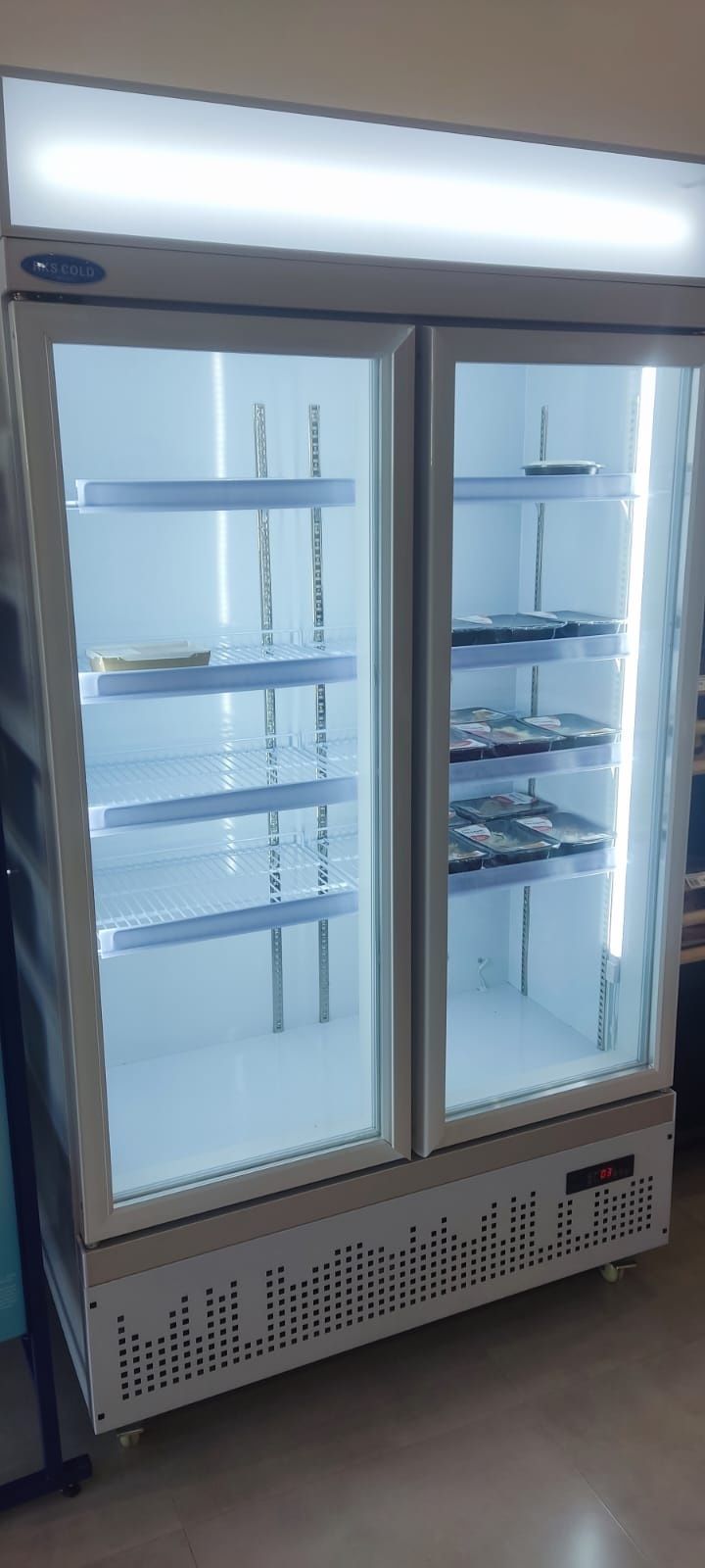 Холодильная витрина витринный холодильник для магазина
