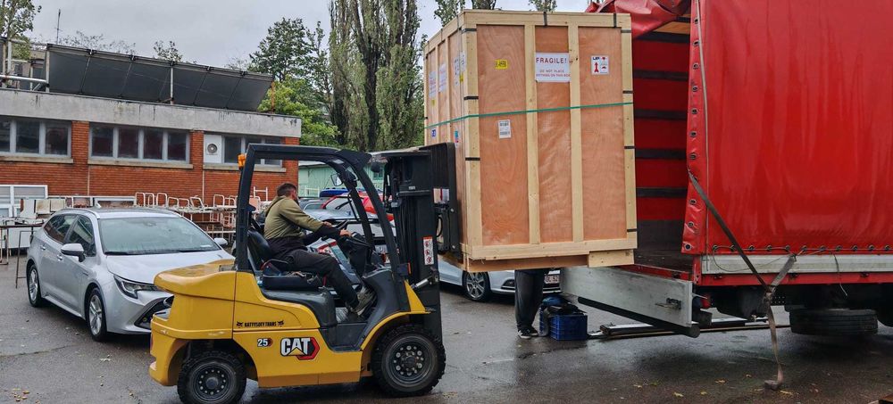 De Închiriat stivuitoare | Inchiriere stivuitor electric sau diesel