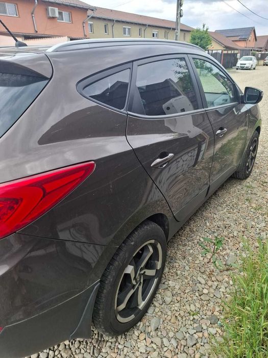 Vand Hyundai ix35 an 2014 luna 11