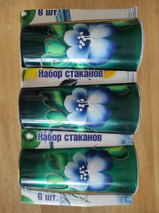 Набор стаканов зелёного цвета