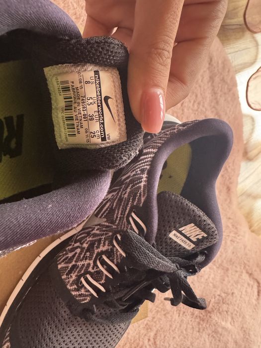 Маратонки  “Nike”.