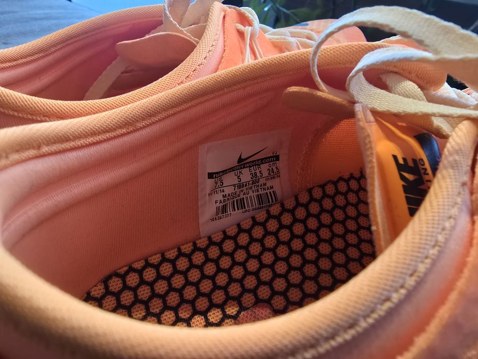 Nike( унисекс)- 38.5 номер.
