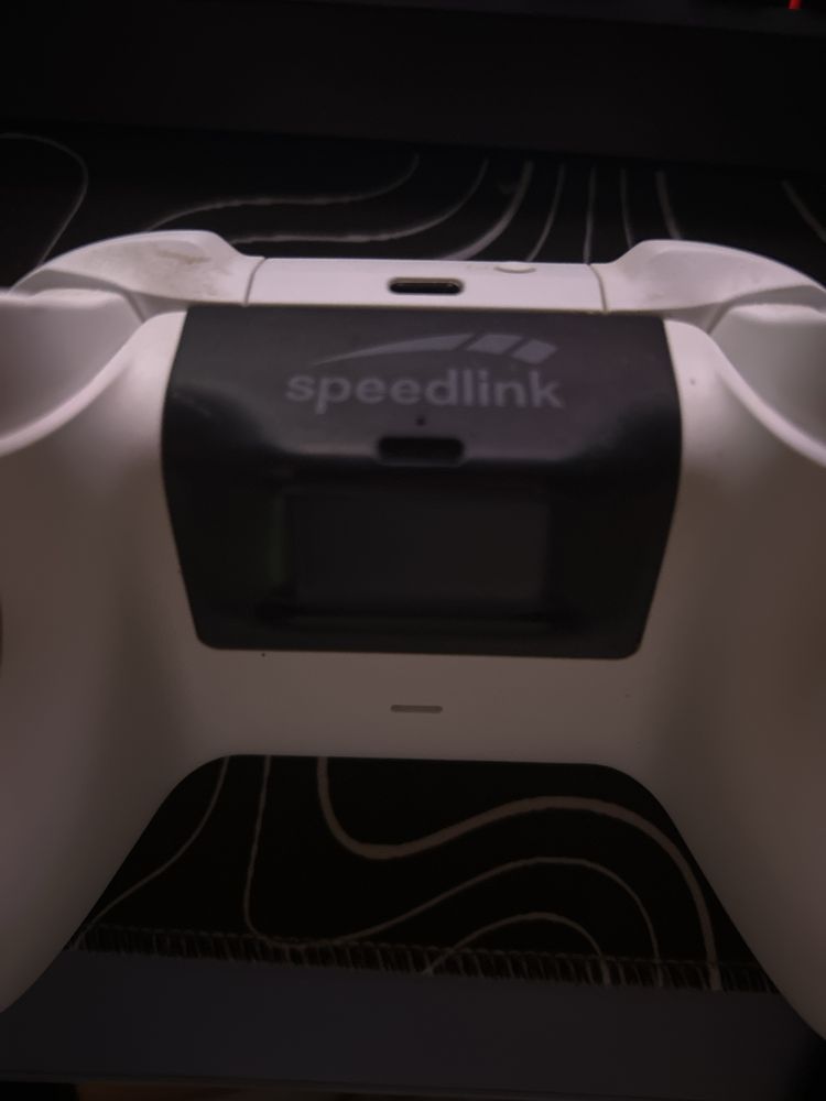 Xbox series S с презареждаема батерия на контролера