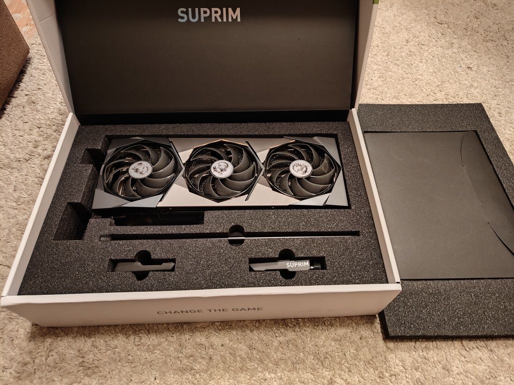 Видео карта RTX 3090 Suprim X