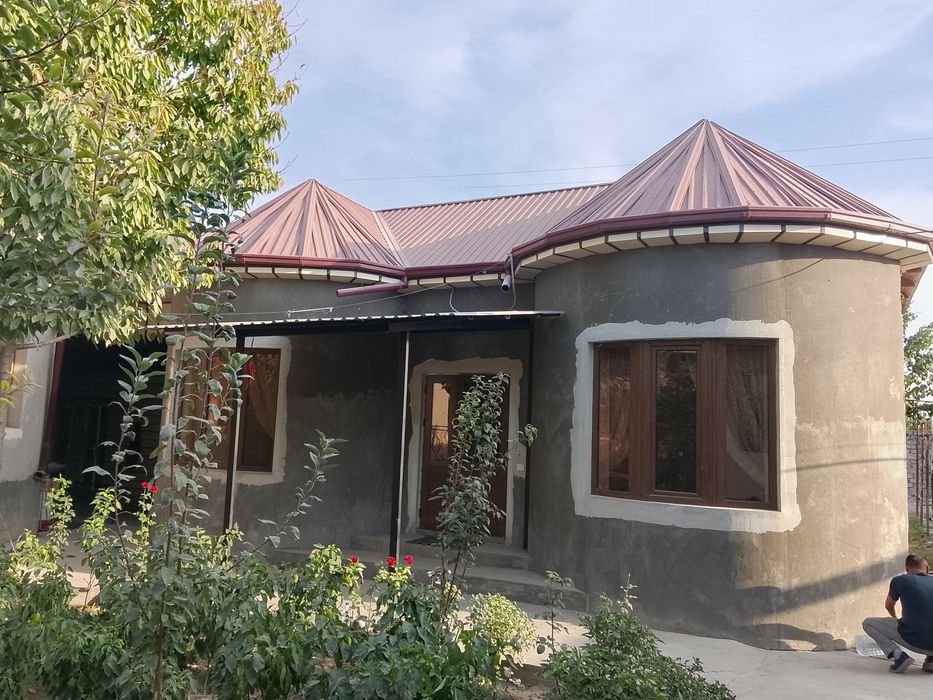 da srochniy  Bektemir tarafda 5 sotok 10 xonali uy srochni soti