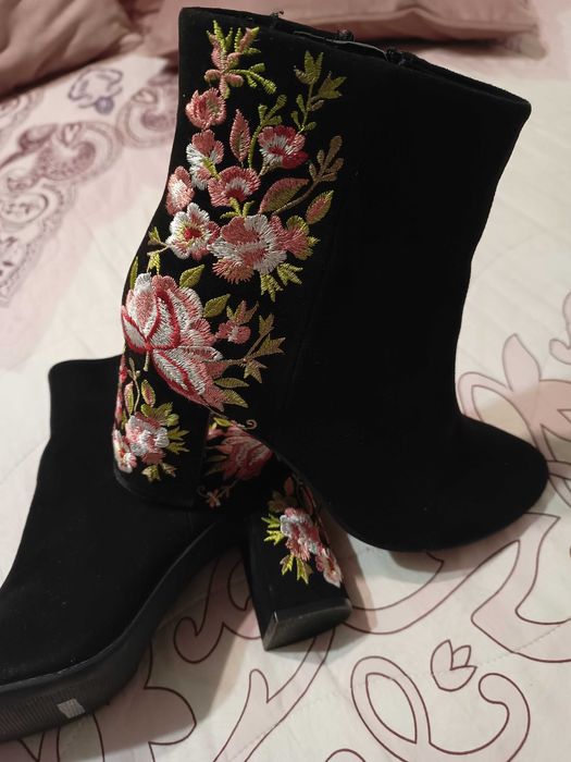 Дамски цветни боти M/S