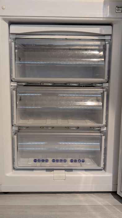 Frigider cu congelator, Whirlpool