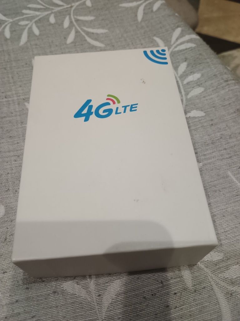 4 G Wi-Fi router Бисквитка/джобен интернет. Работи с всички оператори.