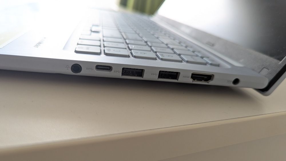 Laptop ASUS VivoBook 15, 512 GB SSD, 40 GB RAM