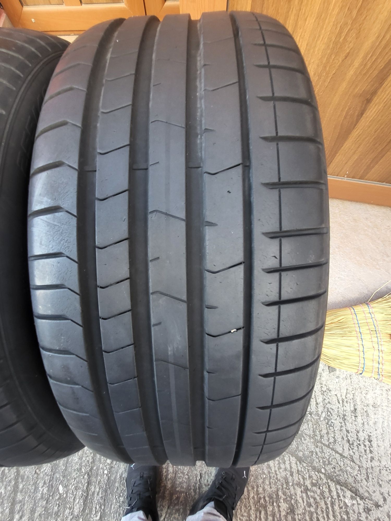 2бр 255/40/20 пирели като нови дот 22г