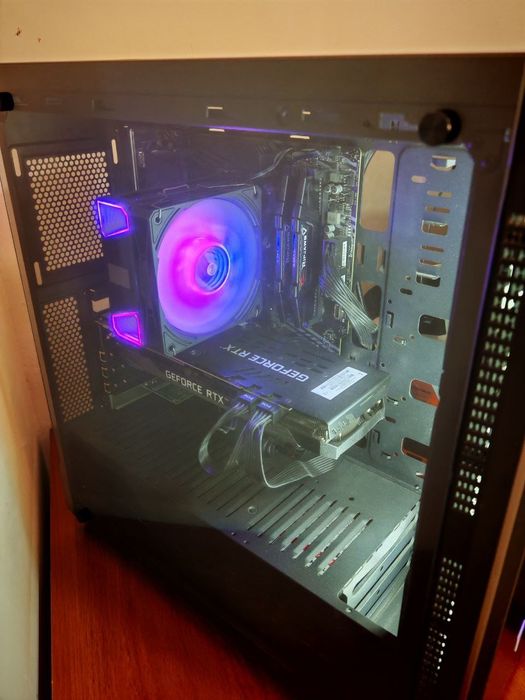 Pc Full komplekt sotiladi (kreslo bilan)