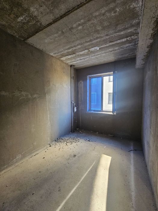 Гиштли 1 хонали квартира  тезда сотилади.