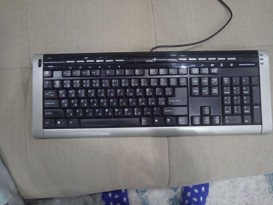 Офисная полно размерная клавиатура