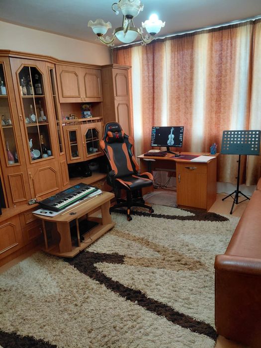 Apartament 2 camere, 48 mp, renovat, etaj 6, Ștei