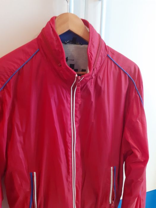 Vând geaca vant George