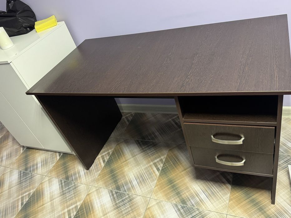 офисный  стол сатылады