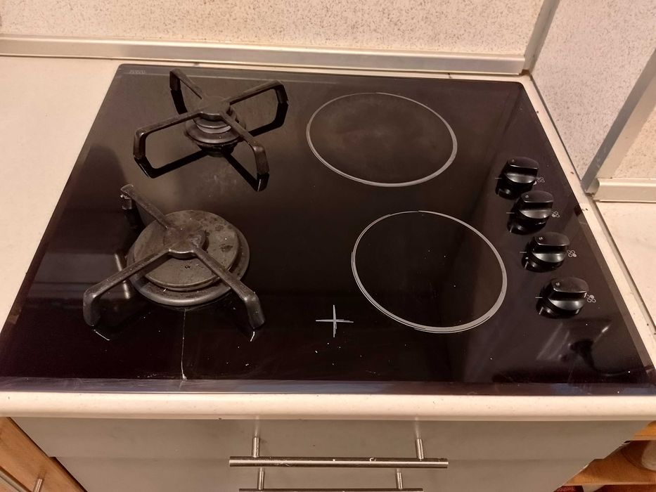 Комбиниран готварски плот ток и газ, за вграждане