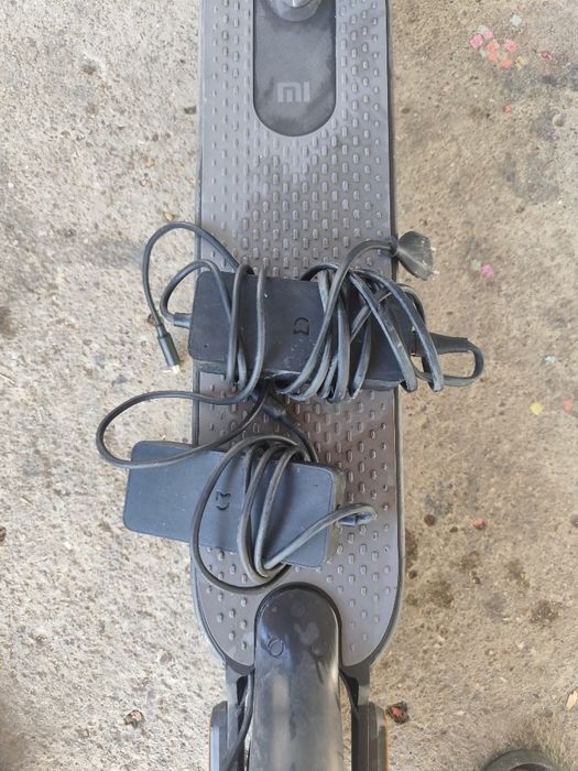 Vând trotineta electrica xiaomi