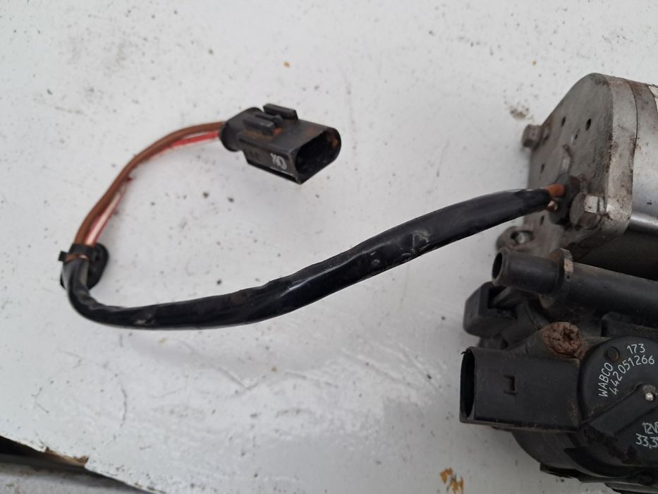 Компресор за въздушни възглавници мерцедес W212  Mercedes W211