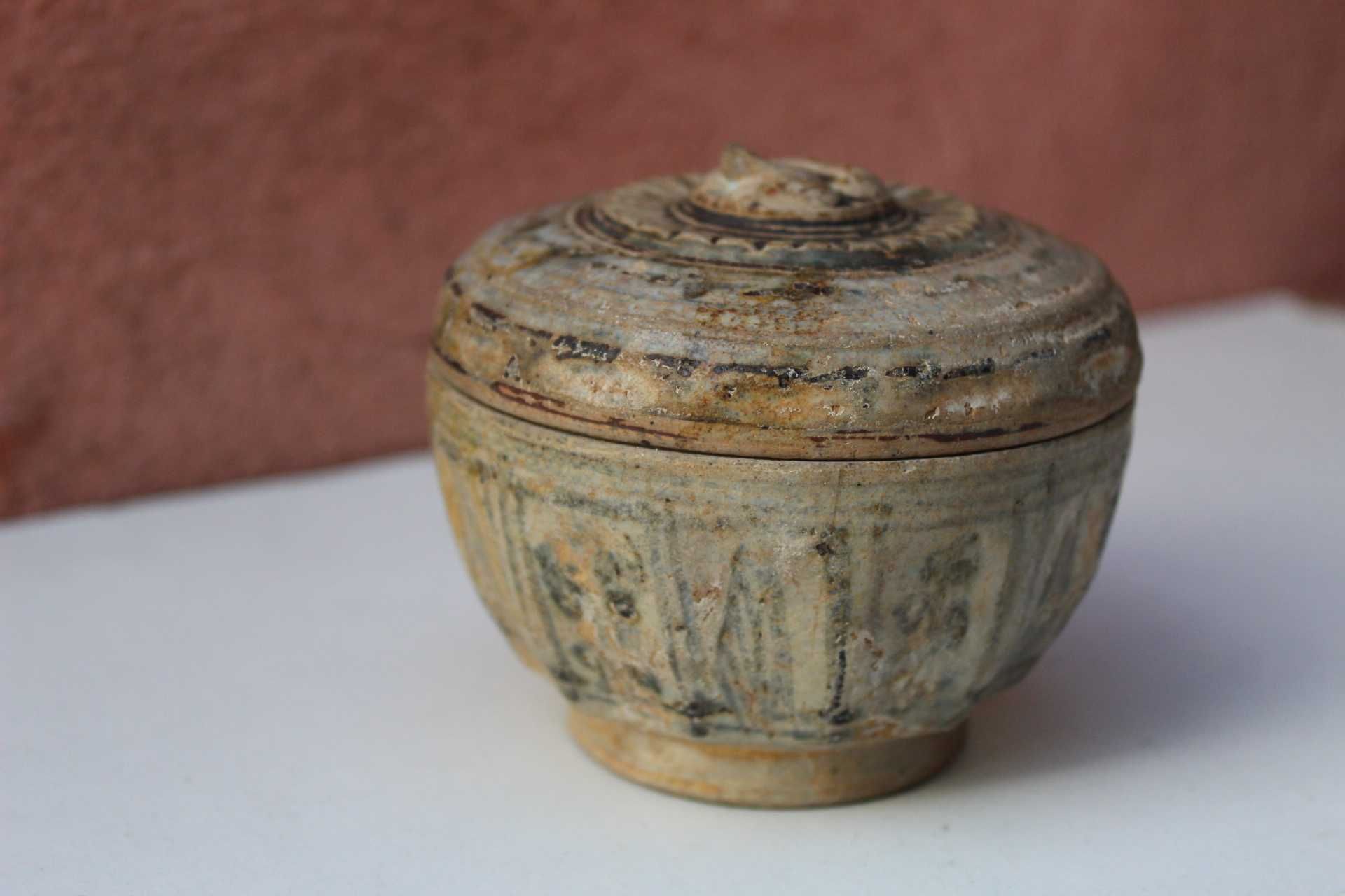 Bol ceramic THAI, SAWANKHALOK, secol 15, ca 1450-1490