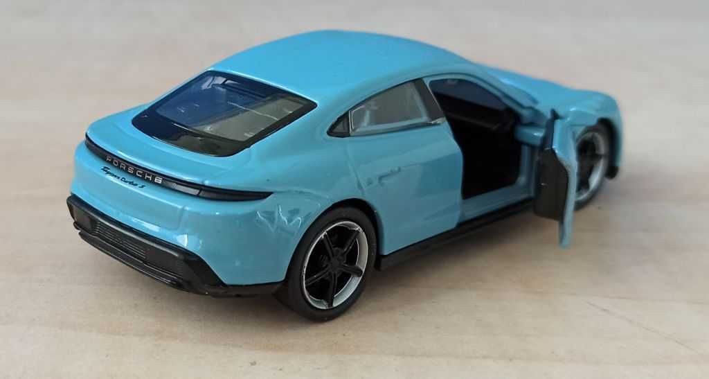 Macheta Porsche Taycan Turbo S 2021 bleu - Welly 1/36