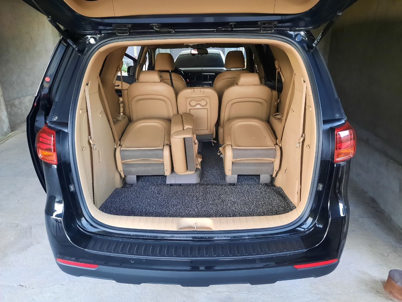 Продаётся KIA carnival